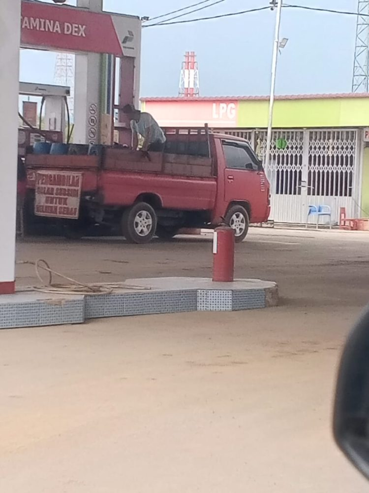 Diduga Ingin Kelabuhi APH, Mobil Bersepanduk BBM Untuk Nelayan, SPBU 6479116 Isi Solar Dalam Jirigen