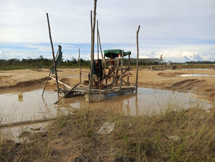 Pertambangan Emas Tanpa Izin ( PETI ) Terkesan Dipelihara Oleh Oknum Yang Takbertanggung Jawab di Daerah Kerangas