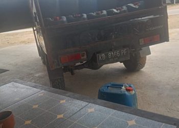 Diduga Kios Simpang Tanjung Jadi Penampung Pertalite Skala Besar