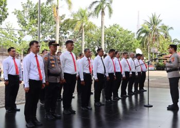 Berprestasi Dalam Ungkap Kasus,Kapolsek Pontianak Utara Bersama Anak Buahnya Diganjar Penghargaan Dari Kapolresta Pontianak