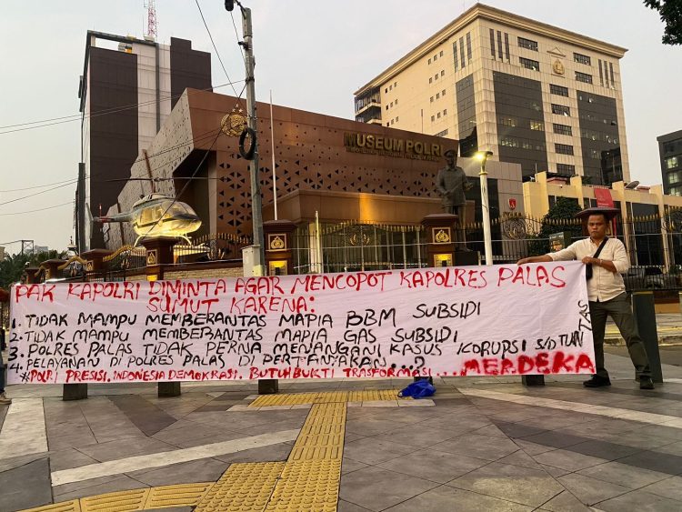 Gerakan rakyat Menggugat ( GERAM ) Minta Kapolri ‘ Copot” Kapolres dan Kasat Reskrim Polres Padang Lawas