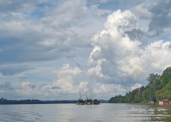 Oknum DPRD Sekadau diduga Beckup PETI, Hukum Dipertanyakan!